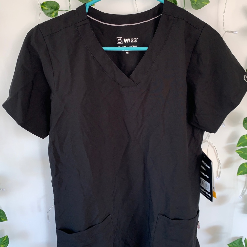 Scrub top